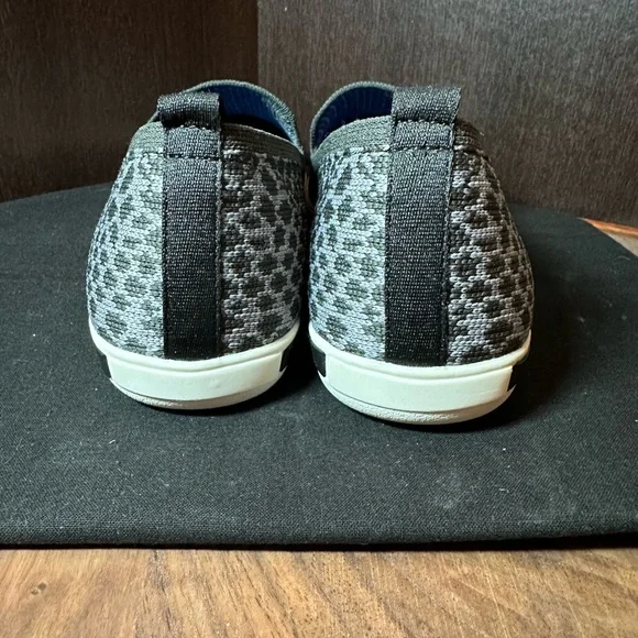 Me Too Shoes
Eden Yoga Mat Skimmer Size 8.5 - Picture 5 of 7